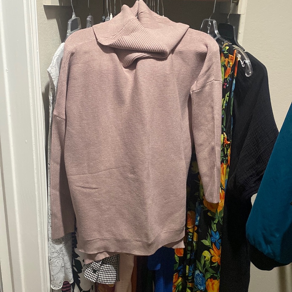 Women’s taupe turtleneck Small